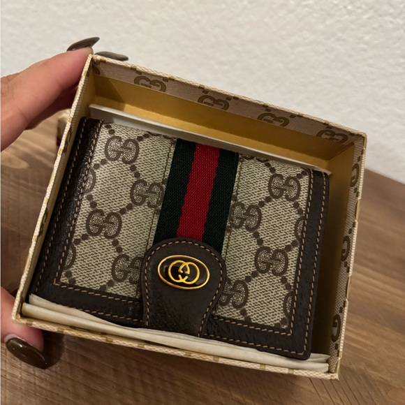 Authentic Gucci Sherry line Bifold Wallet - Picture 1 of 9